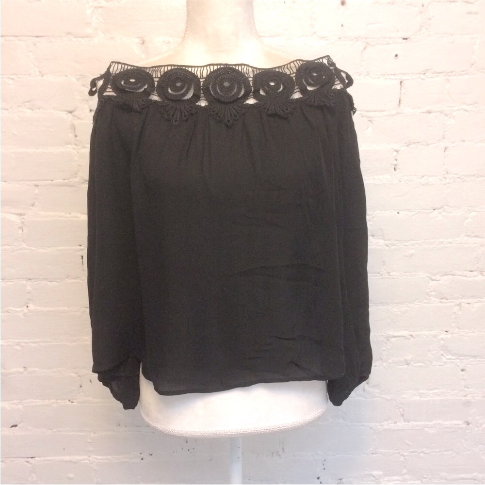 Stone Cold Fox off shoulder lace trim top black s/xs